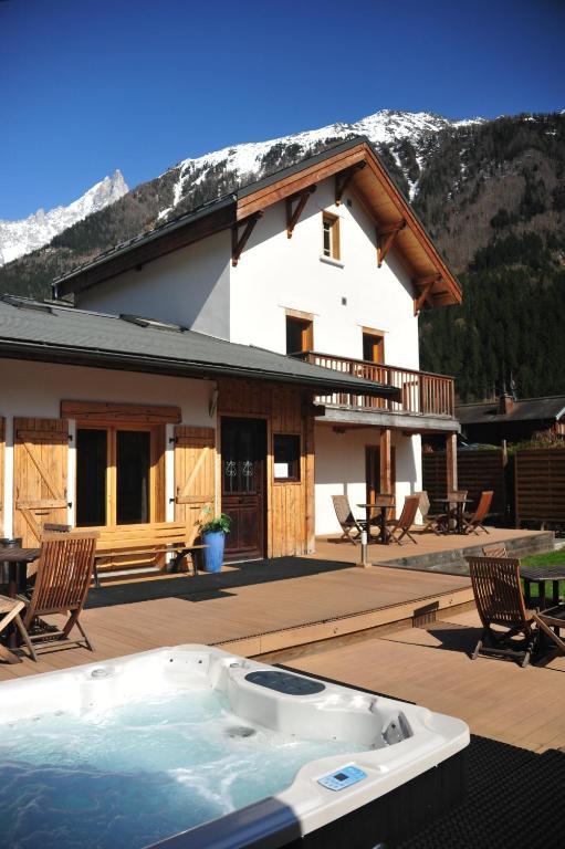 Mont Blanc Spa Chalet Bnb Chamonix Exterior photo